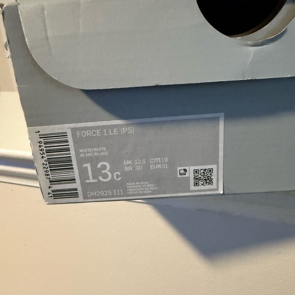 Nike white Air Force 1 LE kids size 13c - Picture 8 of 9